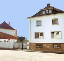 Großzügiges Einfamilienhaus und Nebengebäude - Münster (Hessen)