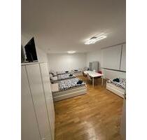 Zimmer in einem Haus - 350,00&nbsp;EUR Kaltmiete, ca.&nbsp; 50,00&nbsp;m&sup2; in Augsburg (PLZ: 86153) Innenstadt