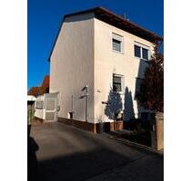 Charmantes Einfamilienhaus mit Garten, Stellplatz in ruhiger Lage - Gunzenhausen