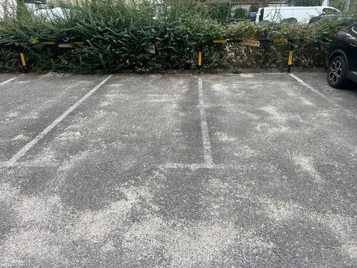 Foto - Parkplätze zu vermieten - 100,00 EUR Miete,
