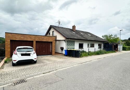 Foto - Attraktives 3-Familienhaus mit Garten & Garage in ruhiger Lage