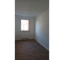 3 Raum Wohnung mit Dusche - 448,00&nbsp;EUR Kaltmiete, ca.&nbsp; 59,00&nbsp;m&sup2; in Lunzenau (PLZ: 09328)