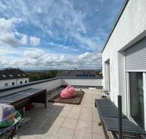 2-Zimmer-Terrassenwohnung mit riesiger Dachterrasse - Kelsterbach