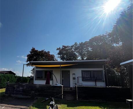 Foto - Garten mit massiver Laube - 2.000,00&nbsp;EUR Kaltmiete, ca.&nbsp; 0,00&nbsp;m&sup2;