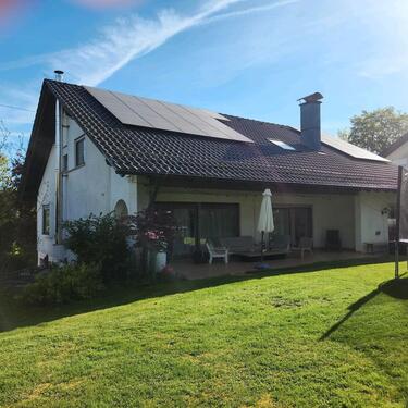 Foto - Großzügiges, freistehendes Ein-Zweifamilienhaus mit ELW