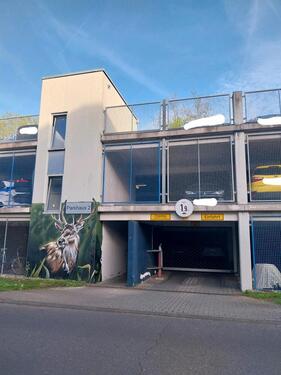 Foto - Sicherer PKW Stellplatz in Sülz Nähe Bahnhof Süd zu vermieten