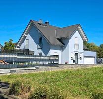 Einfamilienhaus mit Glasfaser, Solarthermie, Holzofen XXL Garage - Nentershausen