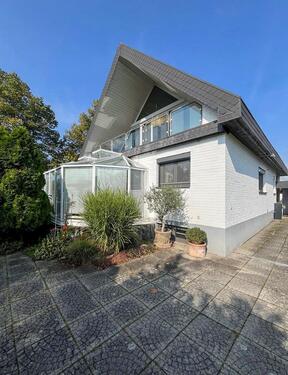 Foto - Modernes Haus Grafenrheinfeld mit Wintergarten, renoviert