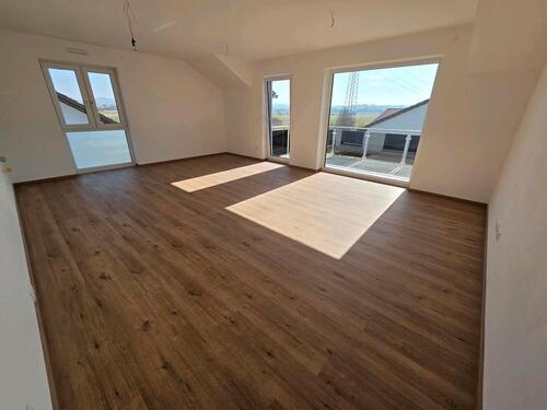 Foto - Helle 4-Zimmer-Wohnung 95 m² mit Balkon & Weitblick Stellplatz