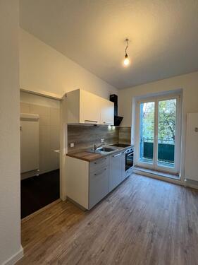 Foto - EXLUSIVE SANIERTE 2-ZIMMER-WOHNUNG - EBK, Balkon & traumhafter Schnitt