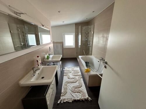 Foto - 8 Zimmer Etagenwohnung zur Miete in Schierling