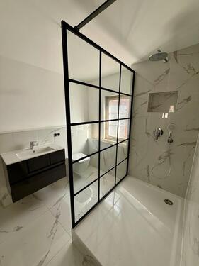 Foto - Großzügige Altbauwohnung mit Designbädern & Balkon