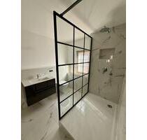 Großzügige Altbauwohnung mit Designbädern & Balkon - Leonberg