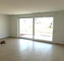 Helle 2,5 Zimmer Terrassenwohnung mit Gartenanteil und Tiefgarage - Renningen