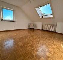 Helle 3-Zimmer-Dachgeschosswohnung in Kirchohsen! - Emmerthal