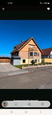 Foto - Freistehendes Zweifamilienhaus mit Pool, Garten und Doppelgarage