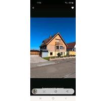 Freistehendes Zweifamilienhaus mit Pool, Garten und Doppelgarage - Kehl Freistehendes Zweifamilienhaus mit Pool, Garten und Doppelgarage - Kehl