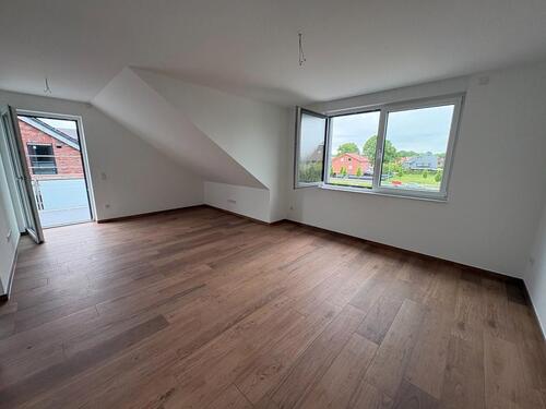 Foto - Erstbezug 2 Zimmer-DG-Wohnung mit Balkon und Aufzug