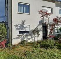 Modernisiertes REH mit Terrasse, Balkon, Garten: 4SZ - Böblingen