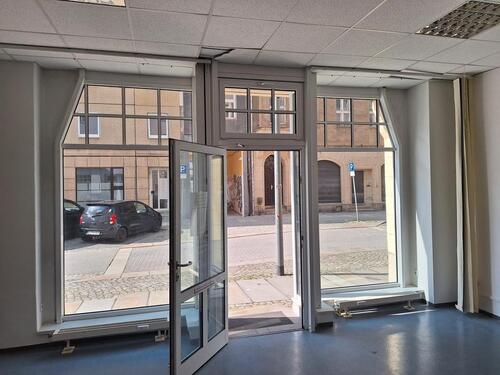 Foto - Laden, Büroeinheit, Praxis, Studio: EG, Kurt-Pchalek-Straße 29 in Bautzen