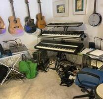 Ein Zimmer an eine Musikerin zu vermieten. - Bremen Häfen