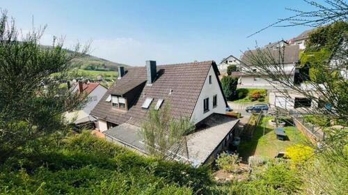 Foto - Attraktive Dachgeschosswohnung mit viel Platz & Wohlfühlcharakter
