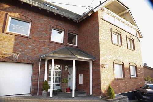 Foto - 6 Zimmer Mehrfamilienhaus, Wohnhaus zum Kaufen in Kaisersesch