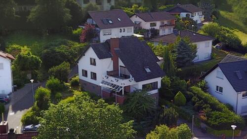 Foto - Einfamilienhaus mit Einliegerwohnung