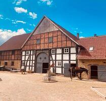 Herrenhaus, Reiterhof, Reitplatz, Mehrfamilienhaus - Lemgo
