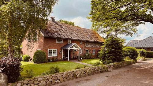 Foto - Einfamilienhaus mit großem Grundstück