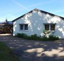 Bungalow in traumhafter Lage - 549.000,00&nbsp;EUR Kaufpreis, ca.&nbsp; 133,00&nbsp;m&sup2; in Barsbüttel (PLZ: 22885)