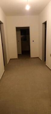 Foto - 4 R, 103 qm, Balkon, EG, an BerufstätigeRentner zu vergeben