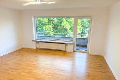 Foto - Solide vermietete 2,5-Zi.-Wohnung mit Balkon & Garage von privat
