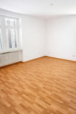 Foto - Attraktive 4-Zimmer Wohnung in Efringen-Kirchen zu vermieten! Wohnung wird nach Absprache renoviert.