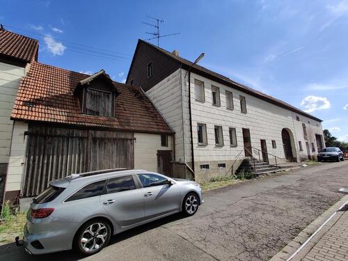 Foto - Bauernhaus mit 2 Scheunen und 2 Ställen und großen Grundstück