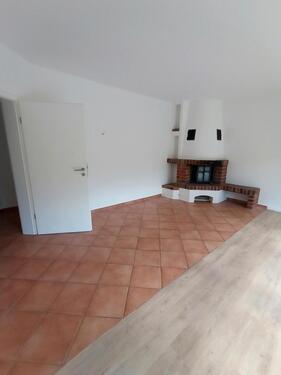 Foto - 2,5 - Zimmer - Erdgeschoss - Wohnung in einem Mehrfamilienhaus