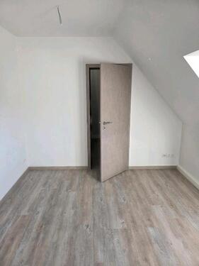 Foto - Kernsanierte 2 R DG- Wohnung - 550,00&nbsp;EUR Kaltmiete, ca.&nbsp; 55,00&nbsp;m&sup2;