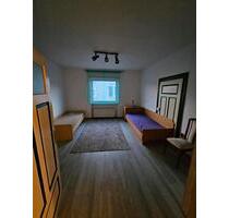 WG Zimmer Arbeiterzimmer - 400,00&nbsp;EUR Kaltmiete, ca.&nbsp; 136,00&nbsp;m&sup2; in Gaukönigshofen (PLZ: 97253)