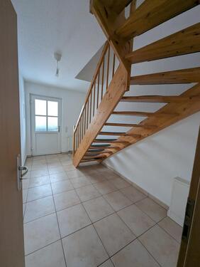 Foto - +++TOLLES REIHENMITTELHAUS+GARTEN+MODERNES BAD M. WANNE+GR. KÜCHE+TOLLES WOHNZIMMER++