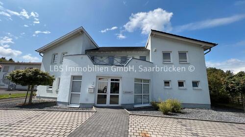 Foto - Nunkirchen: Bürogebäude zu Vermieten - 360m² Nutzfläche - 13 Büros - KFZ-Stellplätze