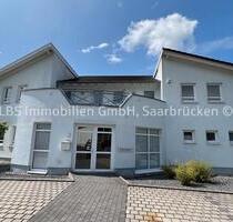 Nunkirchen: Bürogebäude zu Vermieten - 360m² Nutzfläche - 13 Büros - KFZ-Stellplätze - Wadern