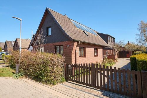 Foto - VON PRIVAT: Gepflegtes Ein- Zweifamilienhaus mit 173 m² Wohnfl.