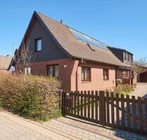 VON PRIVAT: Gepflegtes Ein- Zweifamilienhaus mit 173 m² Wohnfl. - Glinde