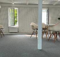 Helle, möblierte Büroräume in Hamburg – flexibel, zentral, Kaffee inklusive Helle, möblierte Büroräume in Hamburg – flexibel, zentral, Kaffee inklusive