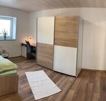 Arbeiter Zimmer, WG Wohnung - 500,00&nbsp;EUR Kaltmiete, ca.&nbsp; 35,00&nbsp;m&sup2; in Pöttmes (PLZ: 86554)