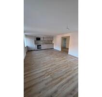 Erstbezug nach Kernsanierung | Moderne 3Zimmer-Wohnung mit Balkon - Windischeschenbach