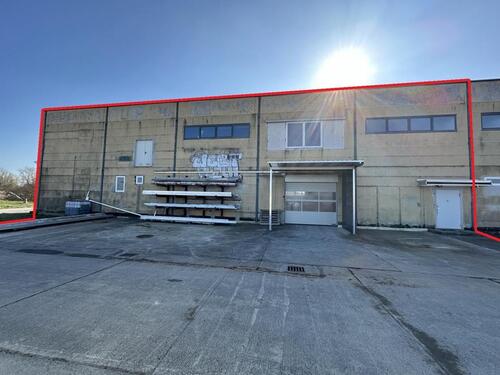 Foto - Gewerbehalle mit ca. 550 m² Produktions- bzw. Lagerfläche und Bürobereich am Rande von Neubrandenburg