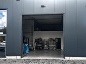Foto - Lagerhalle mit Nebenräumen & Parkplatz