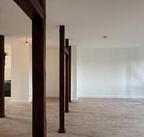 MITTEN IM ZENTRAUM ALTBAU-LOFT MIT MEGA AUSBLICK! 4 Zimmer, 2 Bäder & EBK - Chemnitz Bernsdorf