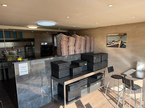 Foto - Laufende Laden zur Vermieten - 800,00&nbsp;EUR Kaltmiete, ca.&nbsp; 45,00&nbsp;m&sup2;